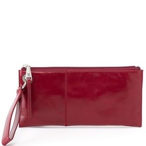 HOBO Vida wristlet in red